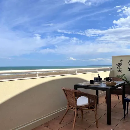 2 Pieces Avec Terrasse Et Vue A 50m De La - Fr-1-229c-84 Apartment *